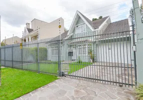 Foto 1 de Casa com 4 Quartos à venda, 233m² em Jardim Social, Curitiba
