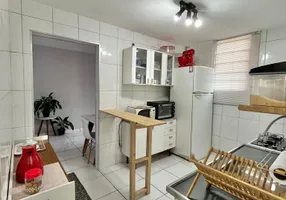 Foto 1 de Apartamento com 2 Quartos à venda, 55m² em Conjunto Residencial José Bonifácio, São Paulo