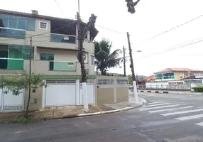 Foto 1 de Casa com 3 Quartos à venda, 300m² em Areia Branca, Santos