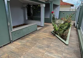 Foto 1 de Casa com 3 Quartos à venda, 167m² em Centro, Brotas