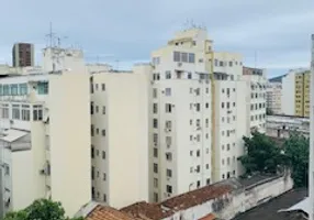 Foto 1 de Kitnet à venda, 30m² em Catete, Rio de Janeiro