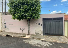 Foto 1 de Casa com 3 Quartos à venda, 178m² em Jardim Ártico, Araraquara