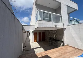 Foto 1 de Casa com 3 Quartos à venda, 138m² em Solemar, Praia Grande