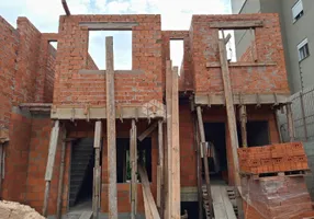 Foto 1 de Sobrado com 2 Quartos à venda, 72m² em Parque Oásis, Caxias do Sul