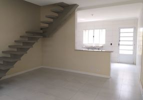 Foto 1 de Casa de Condomínio com 2 Quartos para venda ou aluguel, 70m² em Cibratel II, Itanhaém