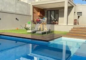 Foto 1 de Casa com 3 Quartos para venda ou aluguel, 323m² em Vila Oliveira, Mogi das Cruzes