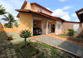 Foto 1 de Casa com 4 Quartos à venda, 212m² em Jardim Beira Mar, Peruíbe