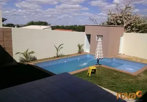 Foto 1 de Casa com 4 Quartos à venda, 160m² em Parque das Flores, Goiânia