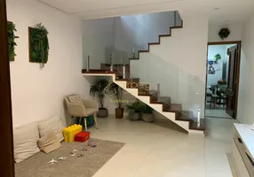 Foto 1 de Casa com 5 Quartos à venda, 270m² em Vila Marari, São Paulo