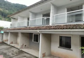 Foto 1 de Casa com 2 Quartos à venda, 60m² em Vila Geny, Itaguaí