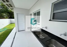 Foto 1 de Casa com 4 Quartos à venda, 350m² em Cararu, Eusébio