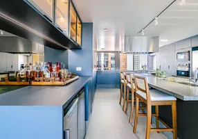 Foto 1 de Apartamento com 3 Quartos à venda, 248m² em Alto da Rua XV, Curitiba