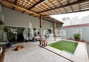 Foto 1 de Casa com 2 Quartos à venda, 125m² em Tubalina, Uberlândia