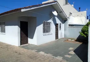Foto 1 de Casa com 2 Quartos para alugar, 60m² em Santa Cândida, Curitiba