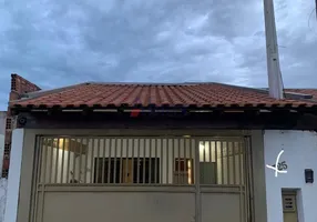 Foto 1 de Casa com 2 Quartos à venda, 130m² em Jardim São João Batista, São Carlos