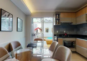 Foto 1 de Casa de Condomínio com 2 Quartos à venda, 88m² em Vila Nova, Porto Alegre