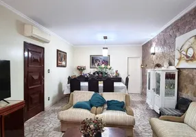 Foto 1 de Sobrado com 3 Quartos à venda, 264m² em Gonzaga, Santos