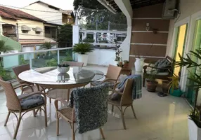 Foto 1 de Casa com 4 Quartos à venda, 540m² em  Vila Valqueire, Rio de Janeiro