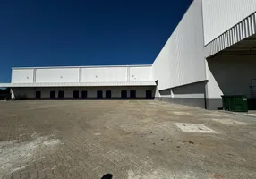 Foto 1 de Galpão/Depósito/Armazém para alugar, 2692m² em Civit I, Serra