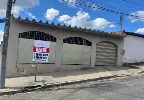 Foto 1 de Casa com 4 Quartos à venda, 190m² em Conjunto Riviera, Goiânia