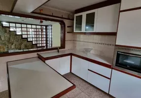 Foto 1 de Sobrado com 3 Quartos à venda, 225m² em Vila Tibagi, Guarulhos