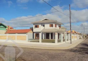 Foto 1 de Casa com 4 Quartos à venda, 197m² em Centro, Tramandaí
