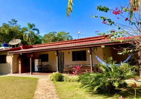 Foto 1 de Fazenda/Sítio com 3 Quartos à venda, 2000m² em , Biritiba Mirim