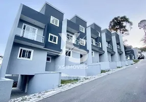 Foto 1 de Sobrado com 3 Quartos para venda ou aluguel, 180m² em São Lourenço, Curitiba