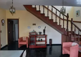 Foto 1 de Casa com 5 Quartos à venda, 278m² em Caiçaras, Belo Horizonte