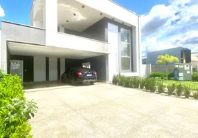 Foto 1 de Casa com 4 Quartos à venda, 220m² em PORTAL DO SOL GREEN, Goiânia