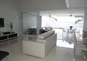 Foto 1 de Casa com 3 Quartos à venda, 165m² em Morrinhos, Guarujá