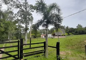 Foto 1 de Fazenda/Sítio com 3 Quartos à venda, 80m² em Fiuza, Viamão