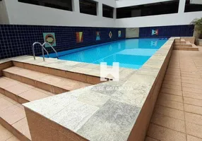 Foto 1 de Apartamento com 3 Quartos à venda, 220m² em Praia das Pitangueiras, Guarujá