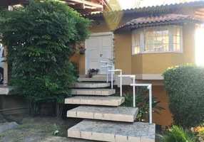 Foto 1 de Casa com 3 Quartos à venda, 261m² em Badu, Niterói