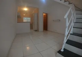 Foto 1 de Sobrado com 2 Quartos à venda, 63m² em Aviação, Praia Grande