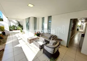 Foto 1 de Casa com 4 Quartos à venda, 275m² em Vila Clóris, Belo Horizonte