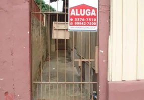 Foto 1 de Casa com 2 Quartos para alugar, 73m² em Casoni, Londrina