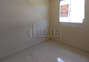 Foto 1 de Apartamento com 2 Quartos à venda, 44m² em Mansorur, Uberlândia