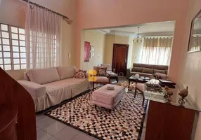 Foto 1 de Casa com 5 Quartos à venda, 325m² em Morada do Sol, Cuiabá