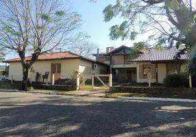 Foto 1 de Casa com 4 Quartos à venda, 355m² em Centro, Garopaba