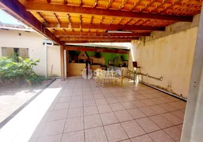 Foto 1 de Casa com 2 Quartos à venda, 180m² em Santa Rosa, Uberlândia