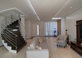 Foto 1 de Casa de Condomínio com 3 Quartos à venda, 277m² em Gleba Fazenda Palhano, Londrina