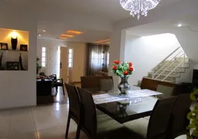 Foto 1 de Casa com 5 Quartos à venda, 240m² em Maravista, Niterói