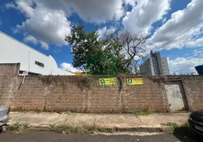 Foto 1 de Lote/Terreno com 1 Quarto para alugar, 417m² em Tabajaras, Uberlândia