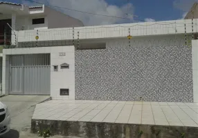 Foto 1 de Casa com 4 Quartos à venda, 184m² em Nova Descoberta, Natal