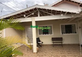 Foto 1 de Casa com 3 Quartos à venda, 300m² em Centro, Lorena