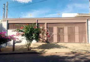 Foto 1 de Casa com 3 Quartos à venda, 275m² em Jardim América, Marília