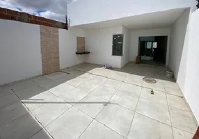 Foto 1 de Casa com 3 Quartos à venda, 82m² em Jóquei Clube, Fortaleza