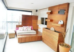 Foto 1 de Apartamento com 3 Quartos para alugar, 160m² em Barra Funda, São Paulo