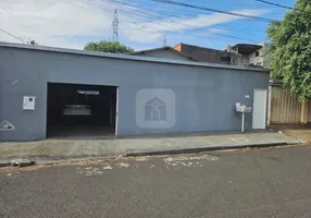 Foto 1 de Casa com 3 Quartos à venda, 180m² em Tocantins, Uberlândia